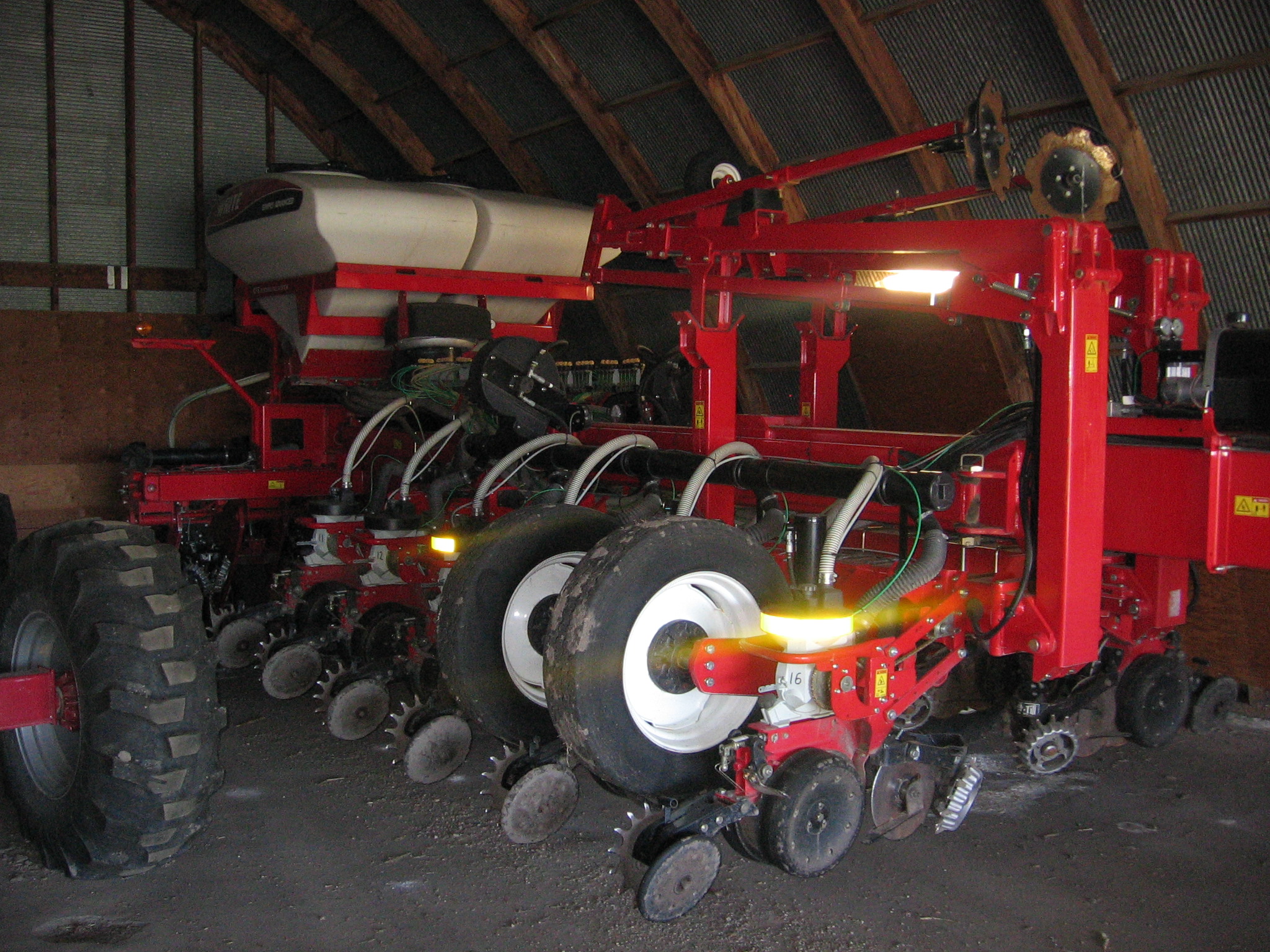 2011 AGCO White 8816 Planter