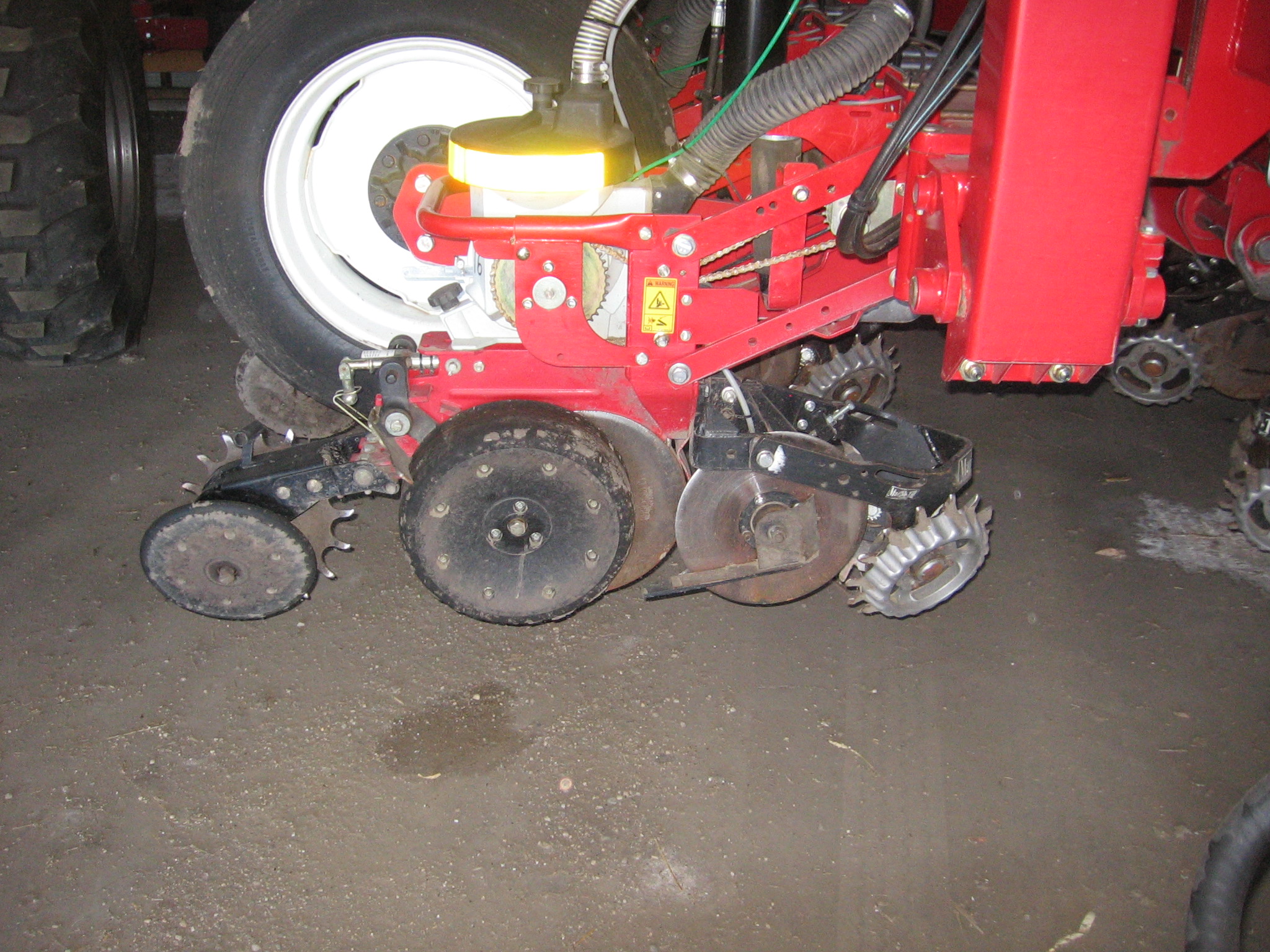 2011 AGCO White 8816 Planter