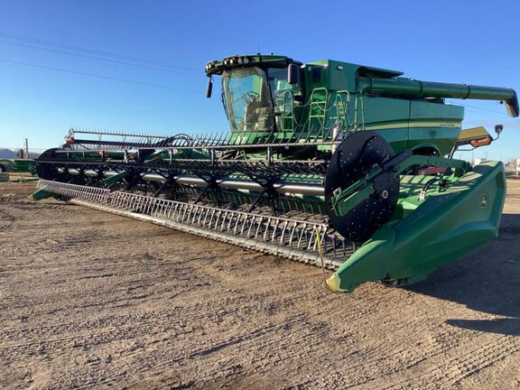 2023 John Deere HD40R Header Combine