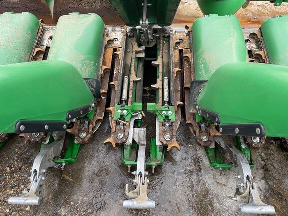 2023 John Deere C18R Header Corn Head