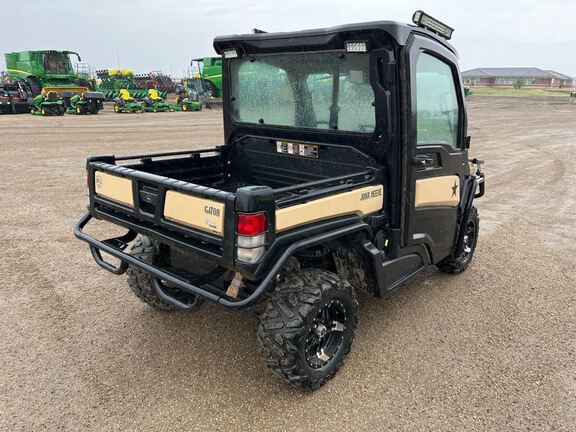 2022 John Deere XUV835M ATV