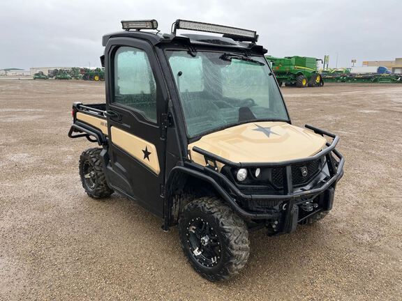 2022 John Deere XUV835M ATV