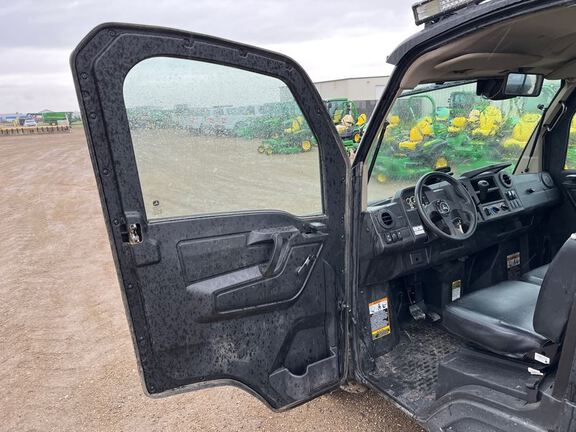 2022 John Deere XUV835M ATV