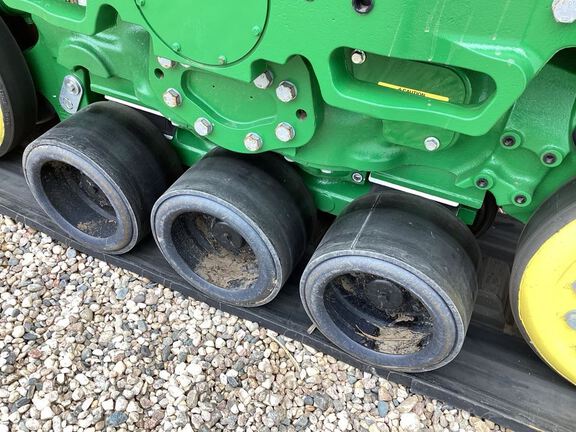 2022 John Deere 8RX 410 Tractor Rubber Track