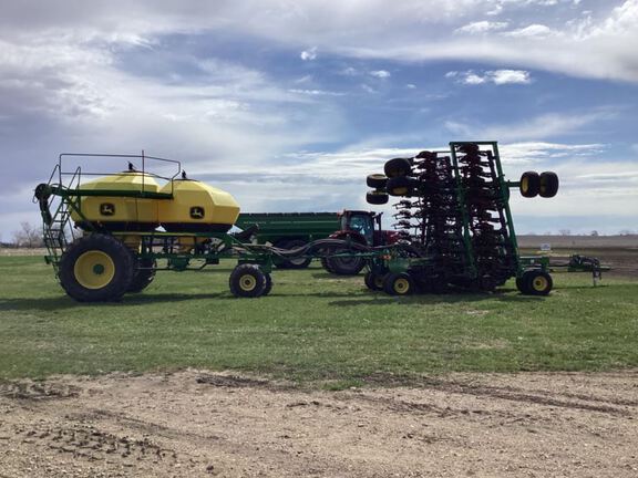 2022 John Deere N542 Air Seeder