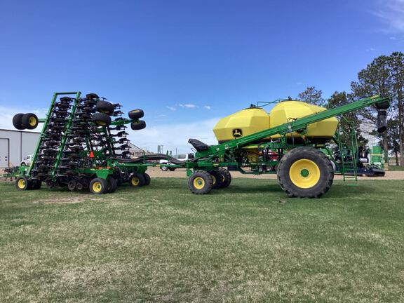 2022 John Deere N542 Air Seeder