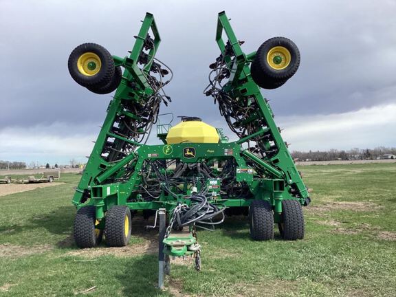 2022 John Deere N542 Air Seeder