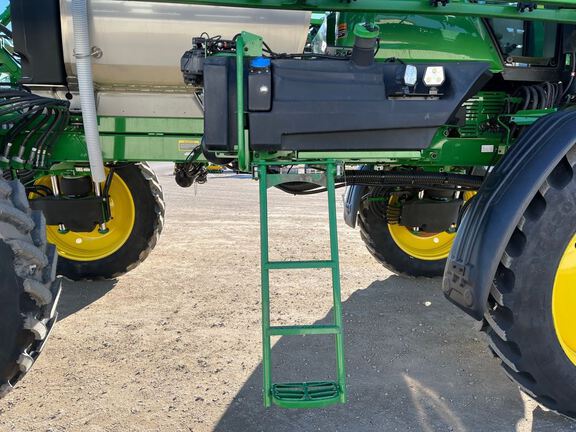 2023 John Deere 410R Sprayer/High Clearance