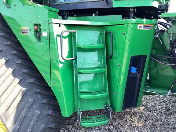 2022 John Deere 9RX 590 Tractor Rubber Track