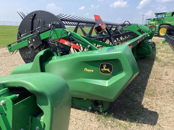 2022 John Deere RD45F Header Combine