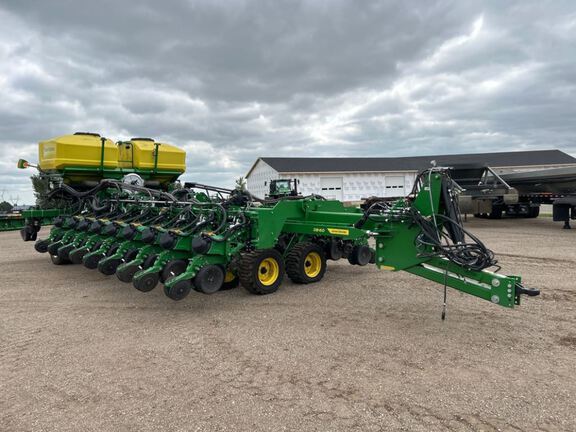 2023 John Deere DB60 Planter