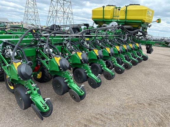 2023 John Deere DB60 Planter