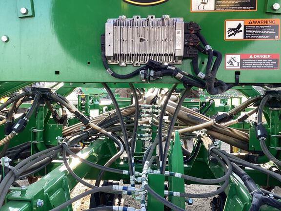 2022 John Deere N550 Air Seeder