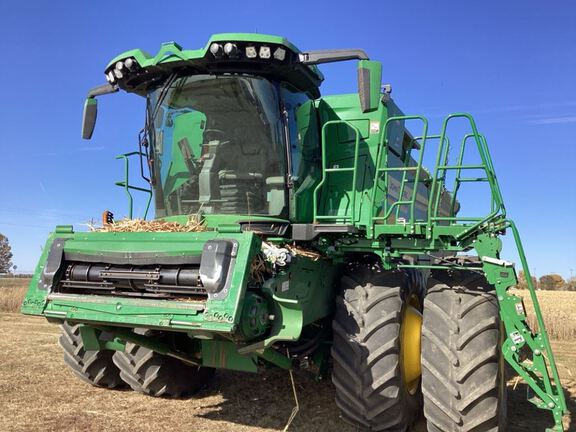 2022 John Deere X9 1000 Combine