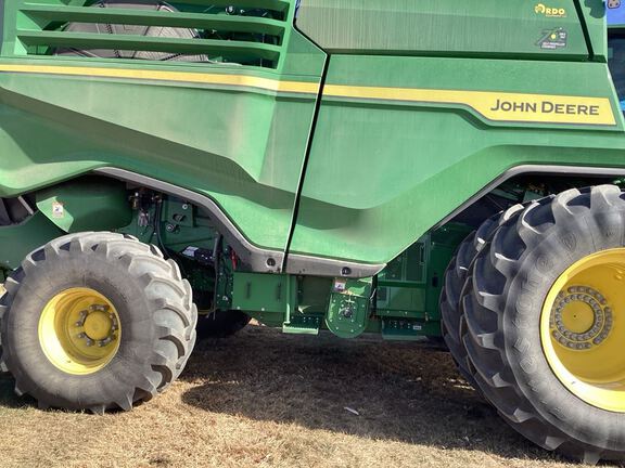 2022 John Deere X9 1000 Combine