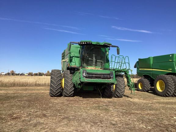 2022 John Deere X9 1000 Combine