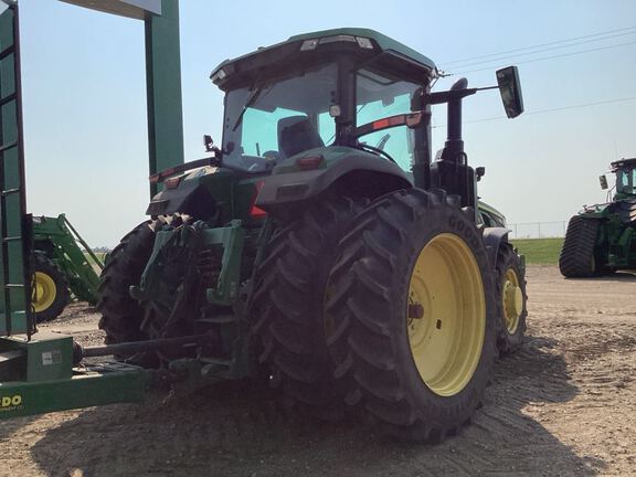 2023 John Deere 8R 250 Tractor