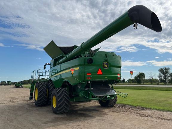 2023 John Deere S780 Combine