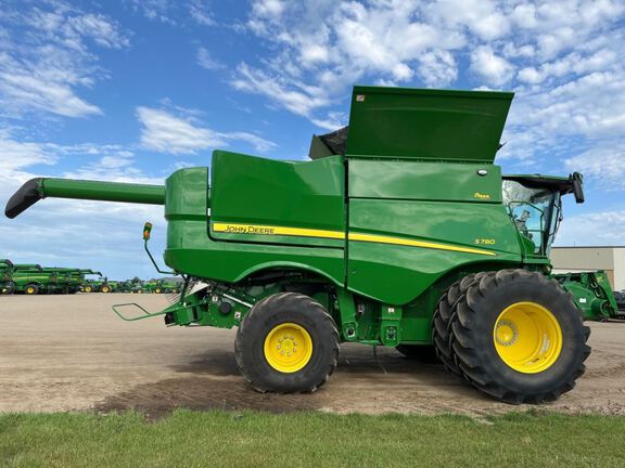 2023 John Deere S780 Combine