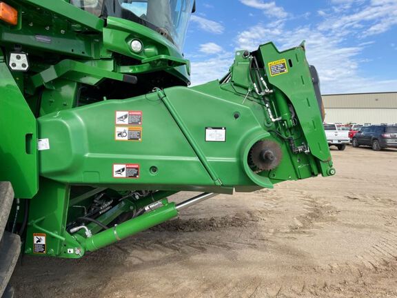 2023 John Deere S780 Combine