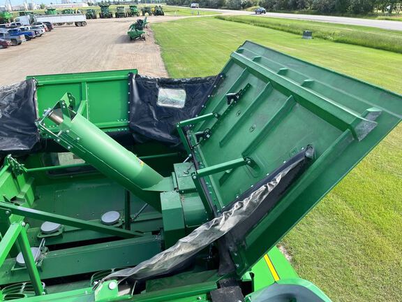 2023 John Deere S780 Combine