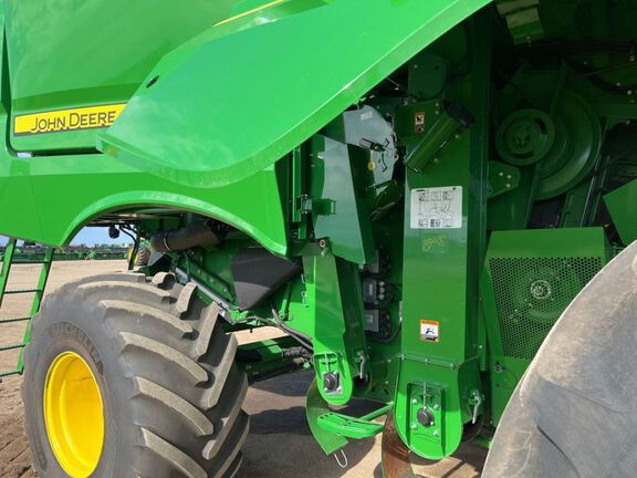 2023 John Deere S780 Combine