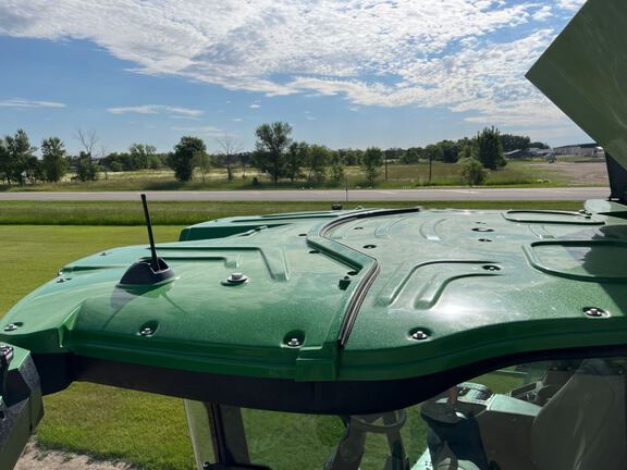 2023 John Deere S780 Combine