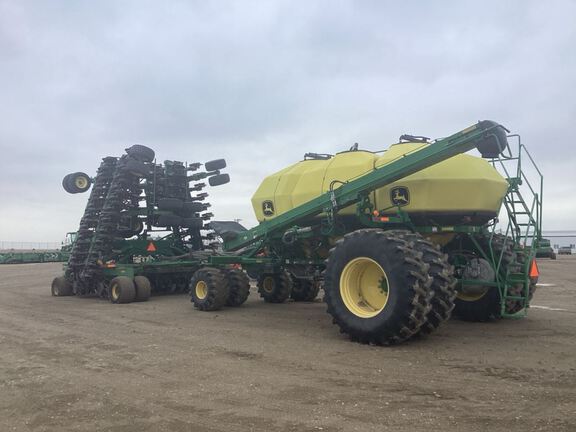 2016 John Deere 1890 Air Seeder