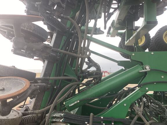 2016 John Deere 1890 Air Seeder