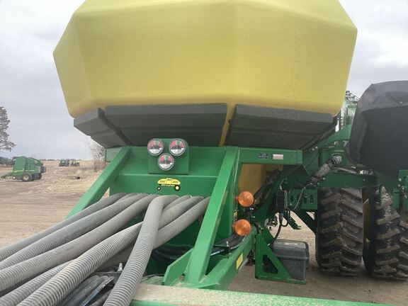 2016 John Deere 1890 Air Seeder