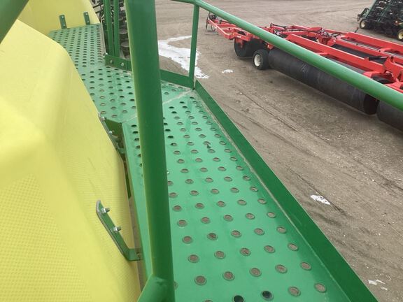 2016 John Deere 1890 Air Seeder