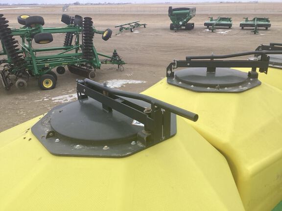 2016 John Deere 1890 Air Seeder