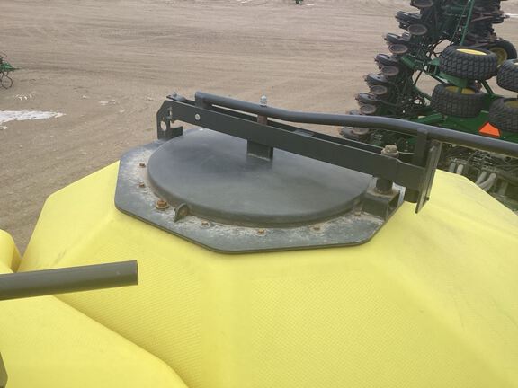 2016 John Deere 1890 Air Seeder