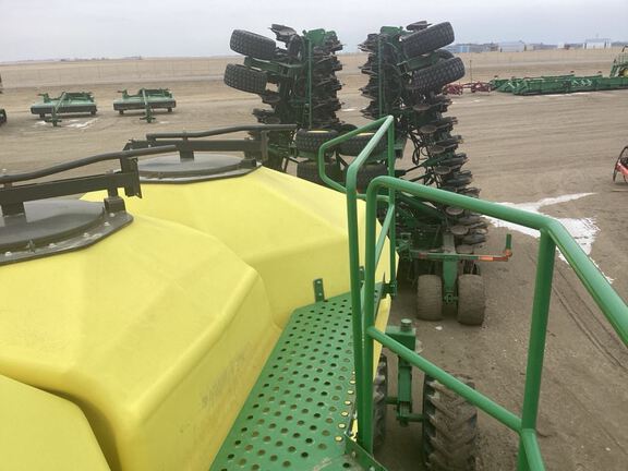 2016 John Deere 1890 Air Seeder