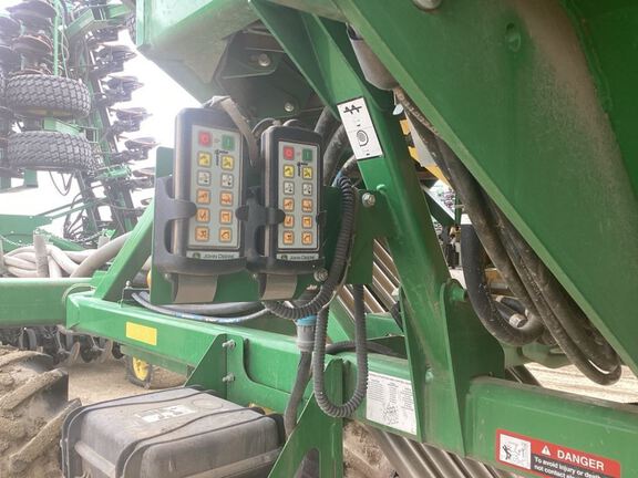 2016 John Deere 1890 Air Seeder