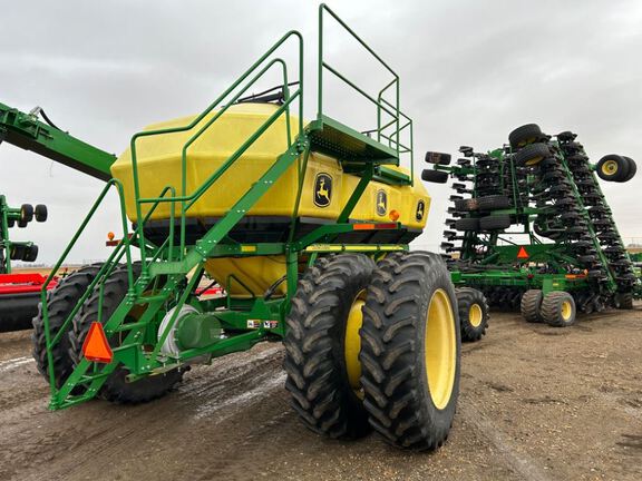 2013 John Deere 1890 Air Seeder