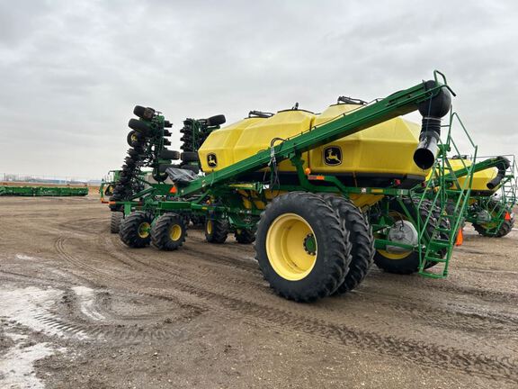 2013 John Deere 1890 Air Seeder