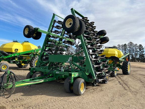 2004 John Deere 1890 Air Seeder