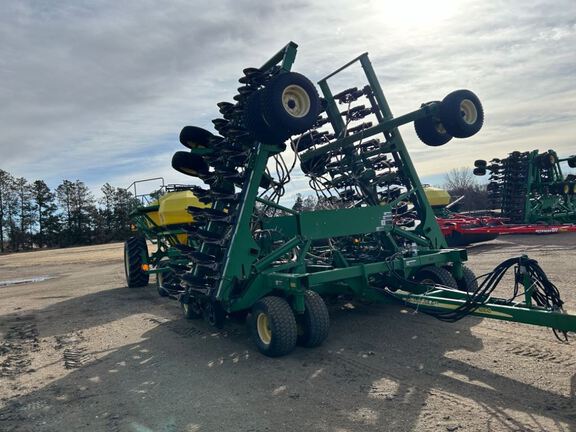 2004 John Deere 1890 Air Seeder