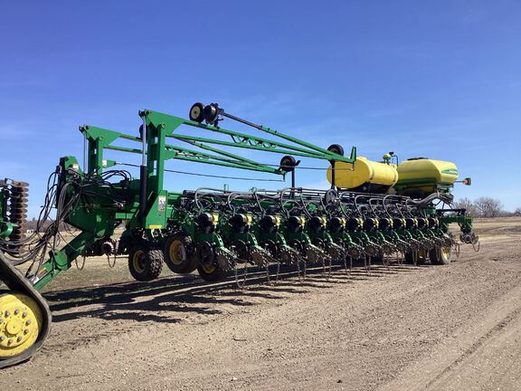 2010 John Deere DB80 Planter