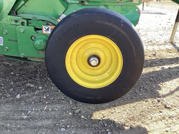 2019 John Deere 560M Baler/Round