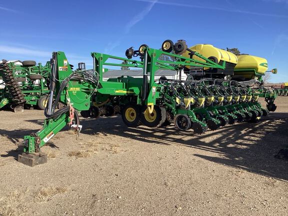 2013 John Deere DB60 Planter