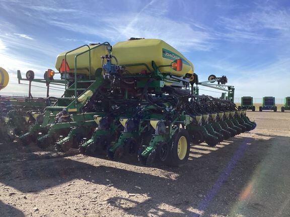 2013 John Deere DB60 Planter