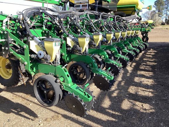 2013 John Deere DB60 Planter