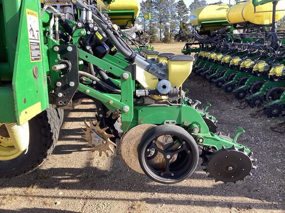 2013 John Deere DB60 Planter