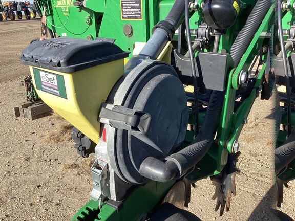 2013 John Deere DB60 Planter