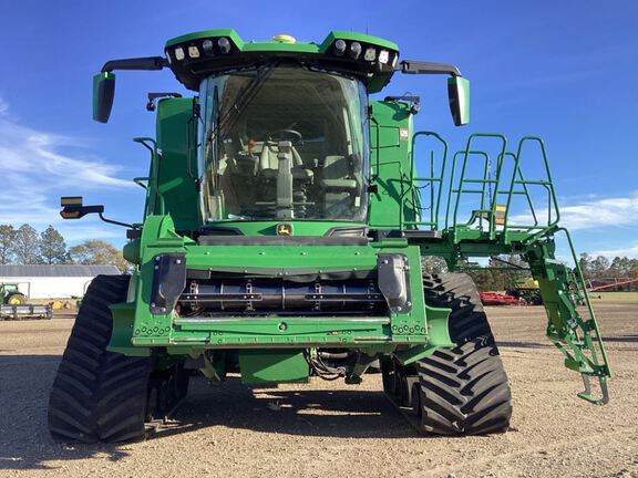 2024 John Deere X9 1100 Combine