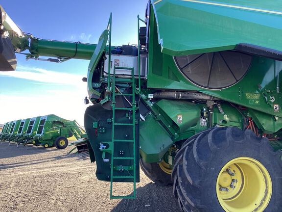 2024 John Deere X9 1100 Combine