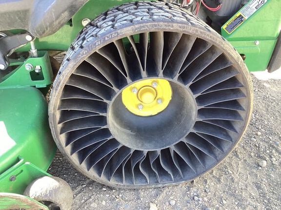 2023 John Deere Z970R Mower/Zero Turn