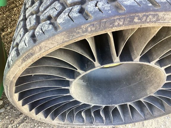 2023 John Deere Z970R Mower/Zero Turn